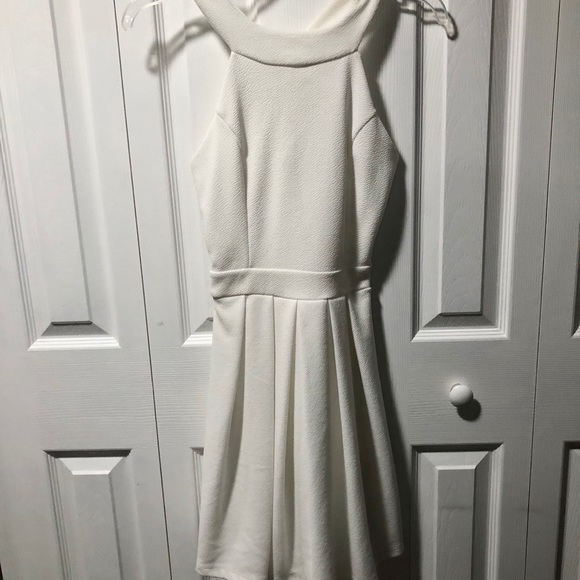 Francesca’s Ava Bow Back White Skater Dress - Picture 4 of 6